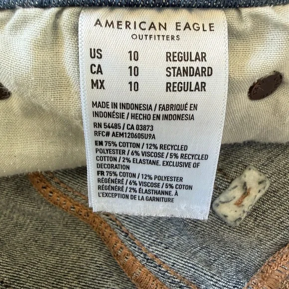 American Eagle Outfitters Dark Blue Flare Jeans - Picture 2 of 7